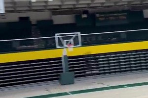 詹姆斯此前：我资产比12亿美元少多了，会有退役那天但不是现在